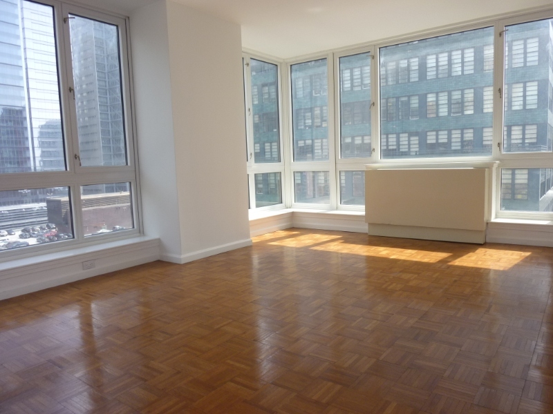 Foto principal - 345 W 43rd St