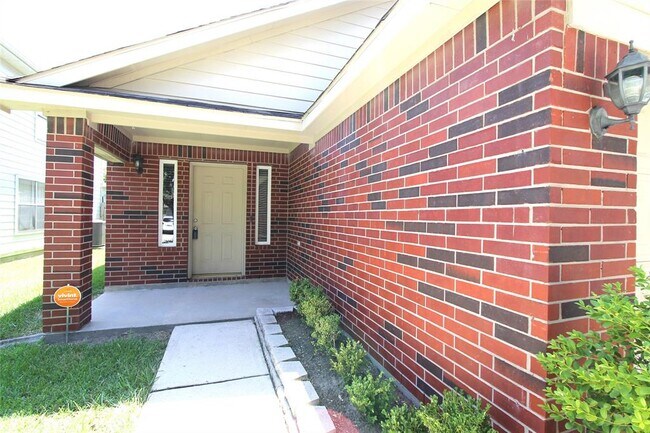 Building Photo - 15224 Sheffield Terrace
