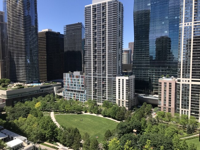 Foto del edificio - 400 E Randolph St