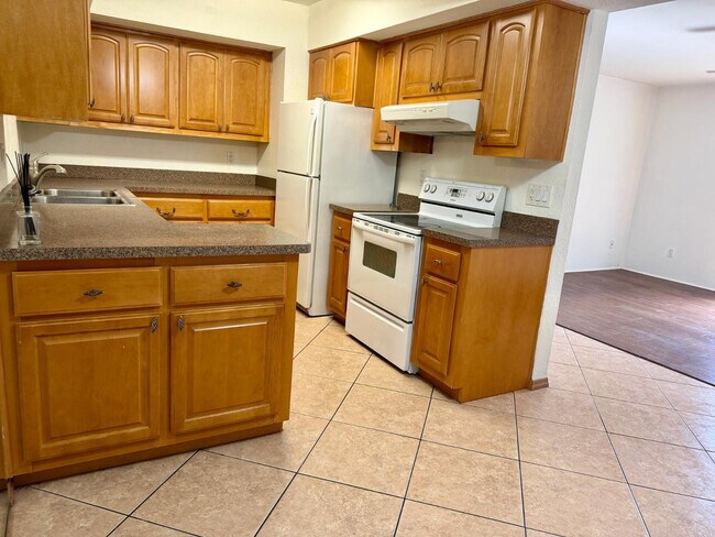 Foto del edificio - 4444 E Paradise Village Pkwy N