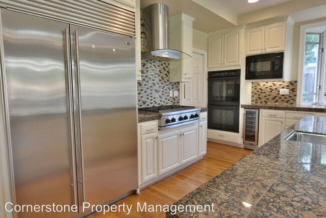 Building Photo - 4 br, 3.5 bath House - 21110 Canyon Oak Way