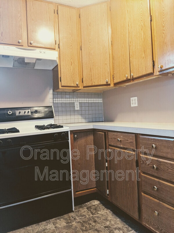 Building Photo - 2402 S 18th St