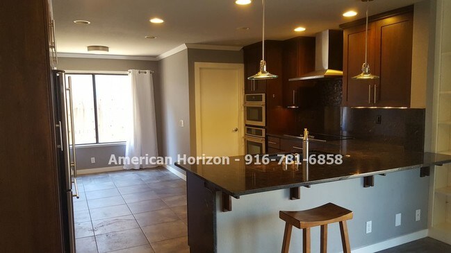 Foto del edificio - 1635 Woodhill Dr