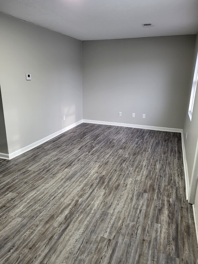 Building Photo - 105 Manna Dr