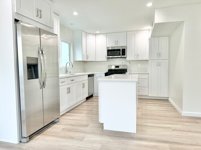 Foto del edificio - 1449 1/2 Livonia Ave-