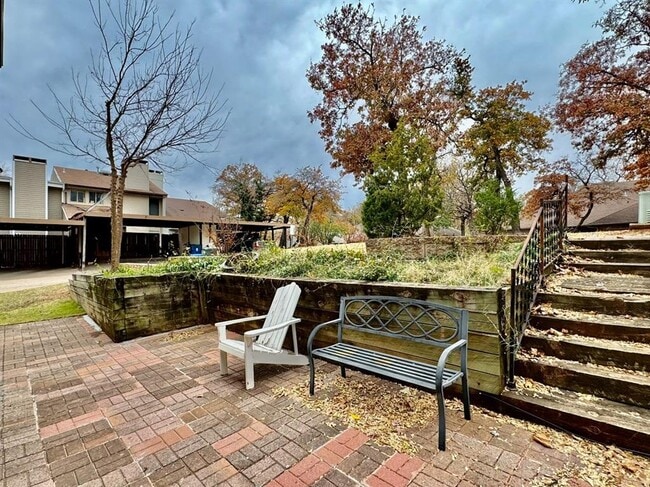 Building Photo - 1824 Windhill Ave