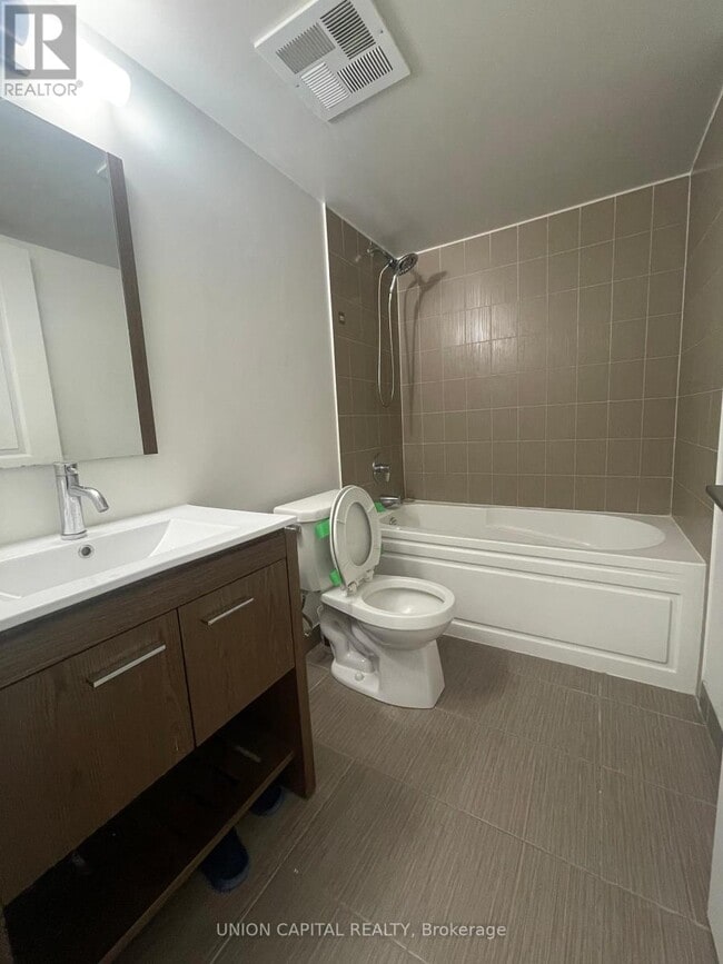 Building Photo - 30 Meadowglen Pl