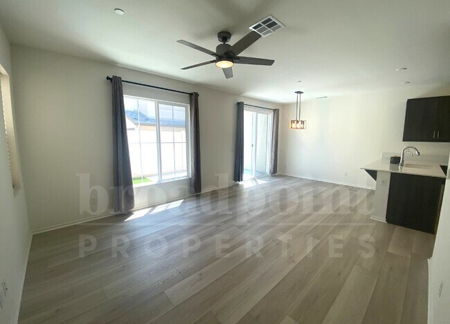 Foto del edificio - 231 Woodland Pl