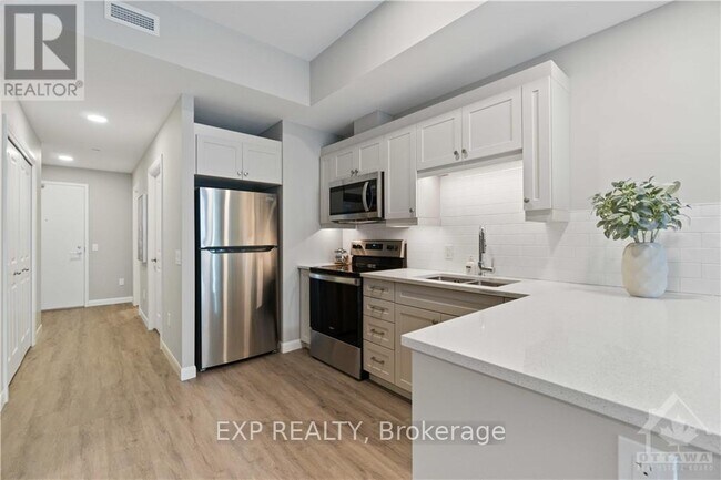 Photo du bâtiment - 303 Pine Hill Rd