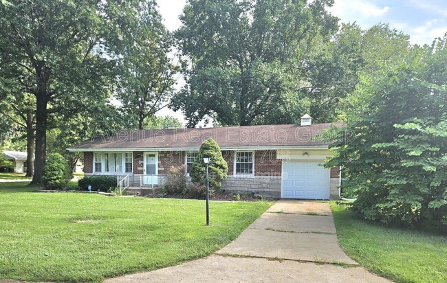 Building Photo - 1130 Forest Home Dr