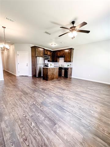 Foto del edificio - 8715 Ellis Dr