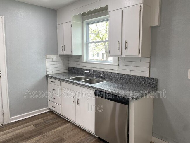 Building Photo - 2625 Avondale Ave