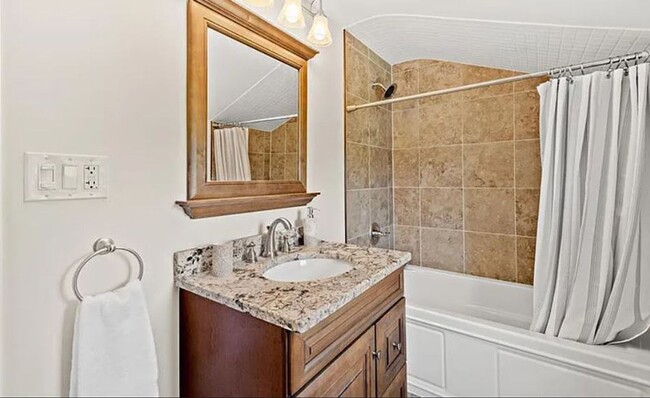 Building Photo - BEAUTIFUL HAVEN!  MOVE-IN READY 3 BEDROOM,...