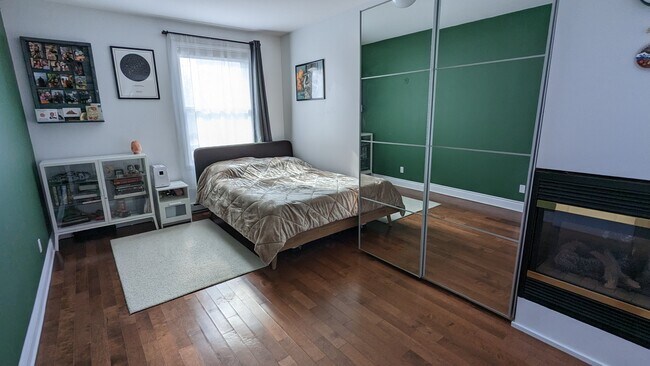 Primary Bedroom 1 - 5612 Boul Saint-Laurent