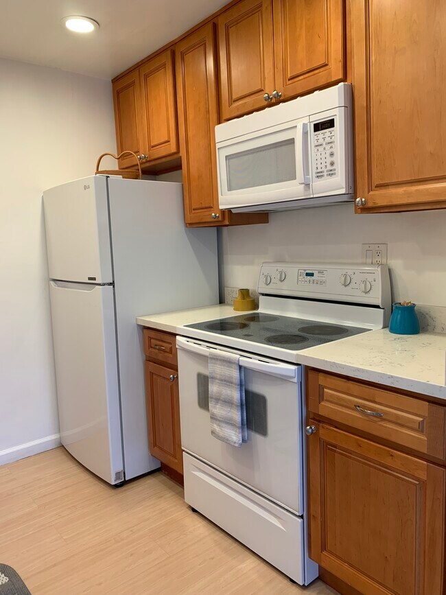 Foto del edificio - 2053 Town and Country Ln