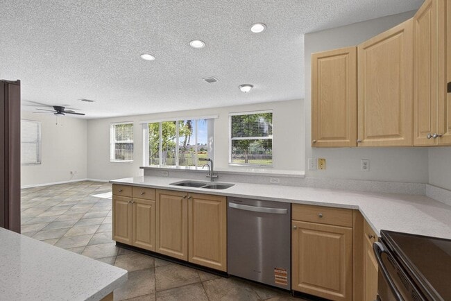 Building Photo - 1104 Oakwater Dr