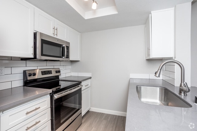 2BR, 2BA - 986 SF - Trails at Grand Terrace