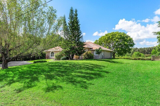 Foto del edificio - 12208 75th Ln N