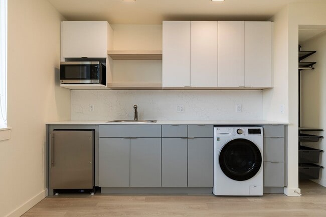 Interior Photo - Chinook Apartments
