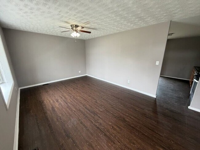 Foto del edificio - 3212 Kimberly Dr