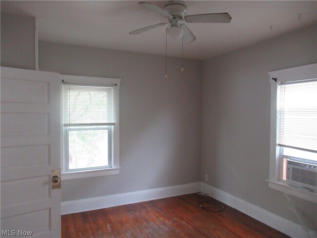 Foto del edificio - 2080 Halstead Ave