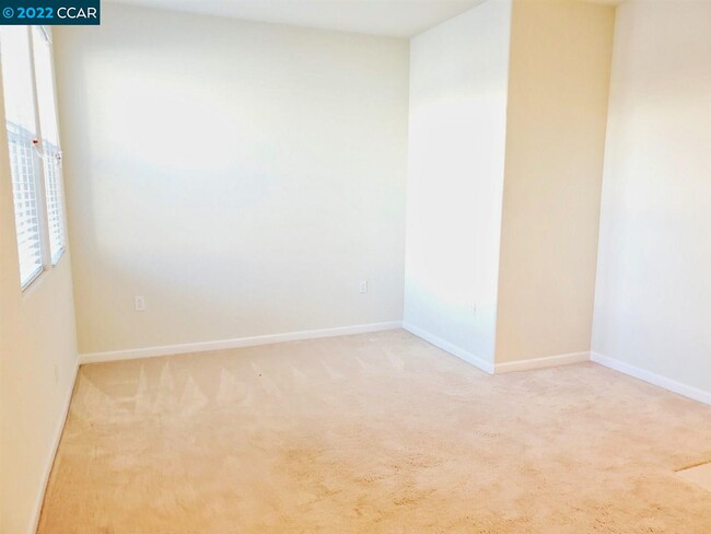 Building Photo - 5588 Campbell Ln