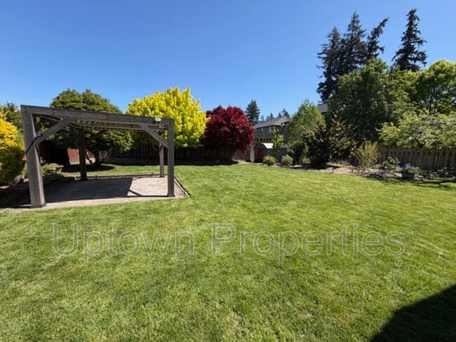 Building Photo - 7880 SW 69th Ave