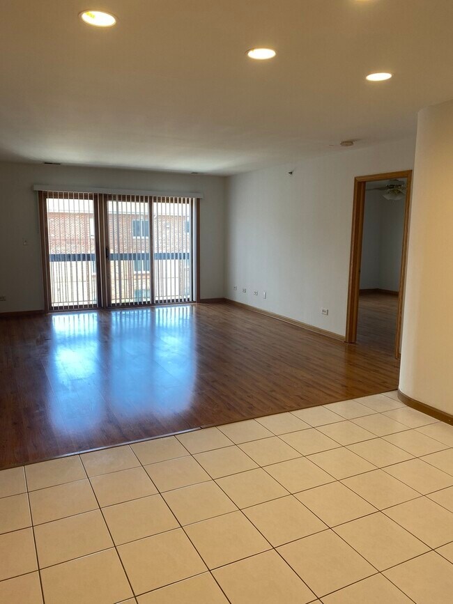 Foto del edificio - 5627 107th St