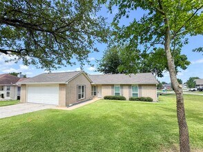 Building Photo - 12741 Lake Conroe Hills Dr