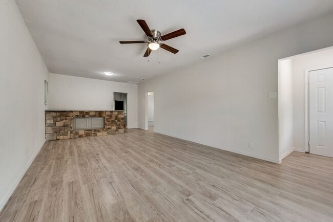 Photo - 2704 Rosen Avenue Unit House