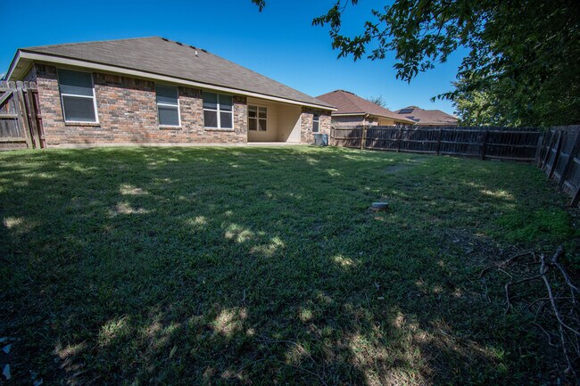 Building Photo - 230 Nolan Ridge Dr