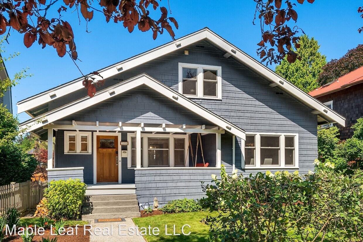 Foto principal - 6 br, 5 bath House - 1608 NE Ravenna Blvd