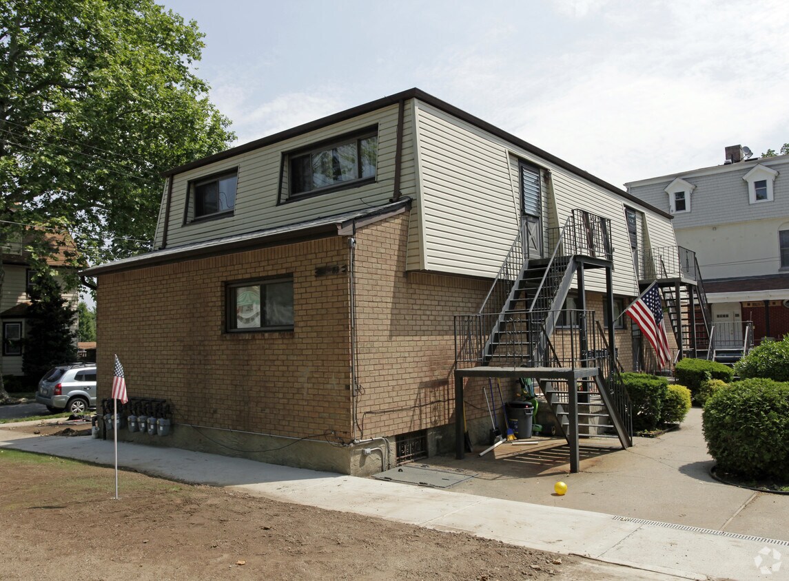 Primary Photo - 81-83 N Mada Ave