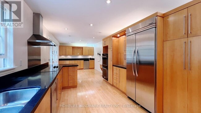 Building Photo - 131 Bannatyne Dr