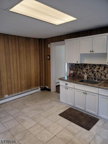 Foto del edificio - 144 Maplewood Ave