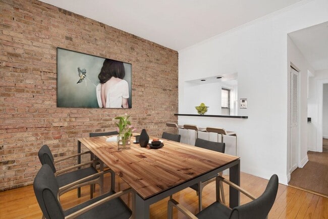 Área de comedor - 430-446 W. Diversey