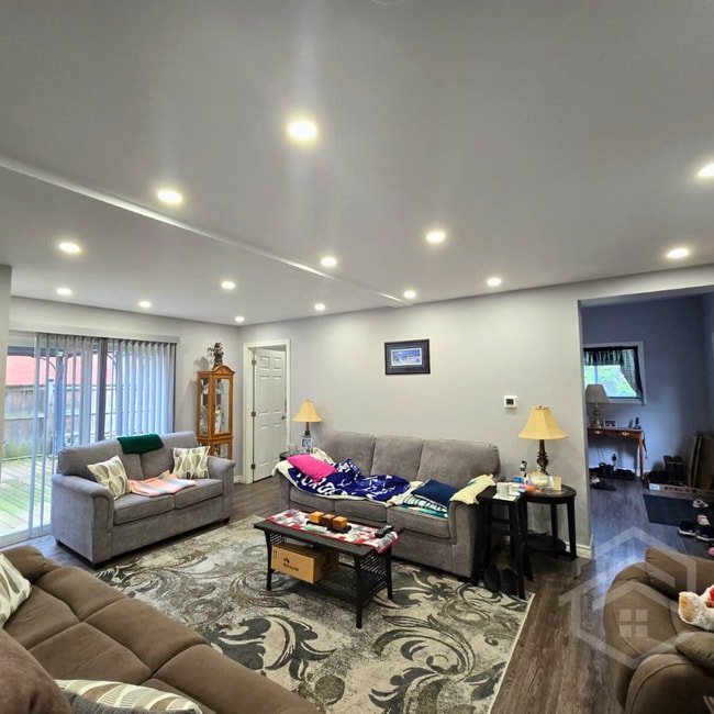 Building Photo - 3-Bedroom Bangalow in St. Thomas!!