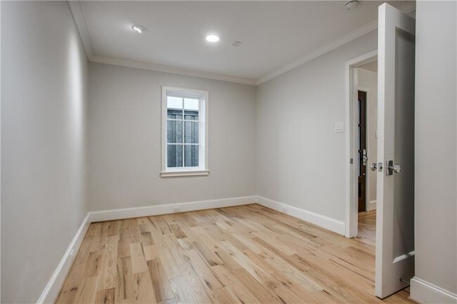 Building Photo - 3420 Rosedale Ave