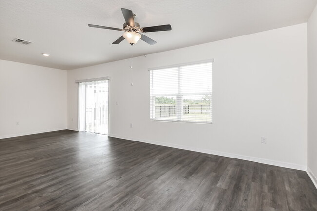 Building Photo - 2158 Ranch Side Rd