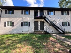 Building Photo - 1086 Jolly Ave