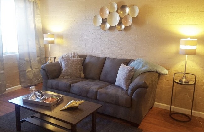Foto del edificio - 4302 E Bellevue St