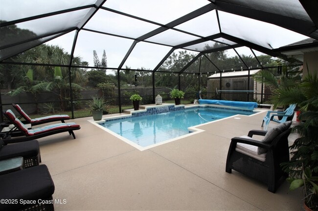 Building Photo - 545 Castana Ave SE