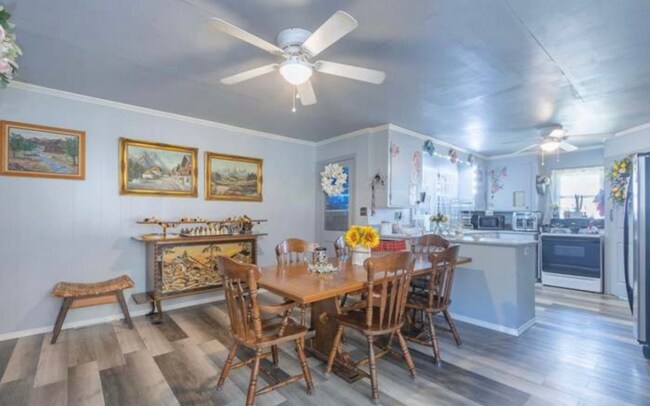 Building Photo - Beautiful 3 Bedroom Ranch