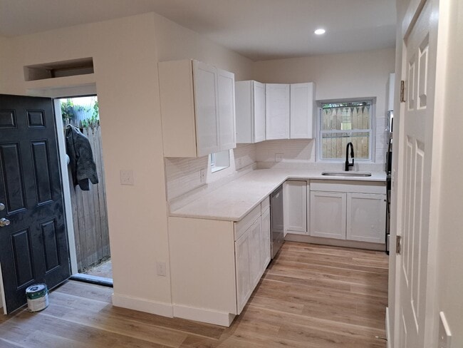 Photo - 431 N Holly St House