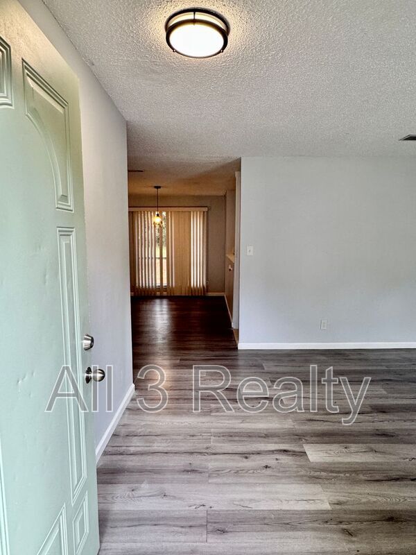 Foto del edificio - 4446 Wimbledon Rd
