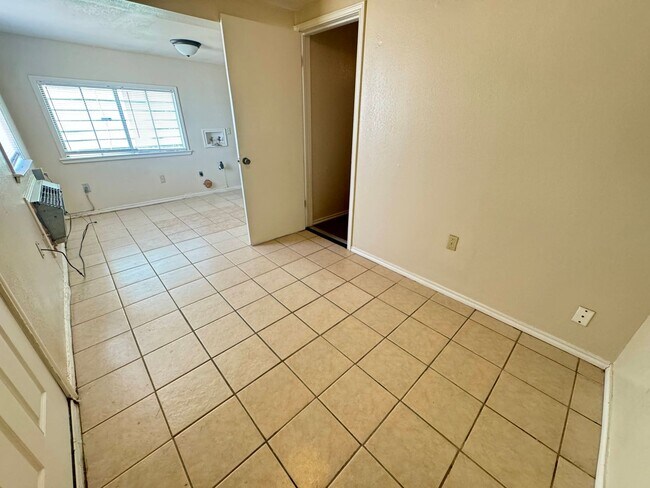 Foto del edificio - 3313 Cranford Ave