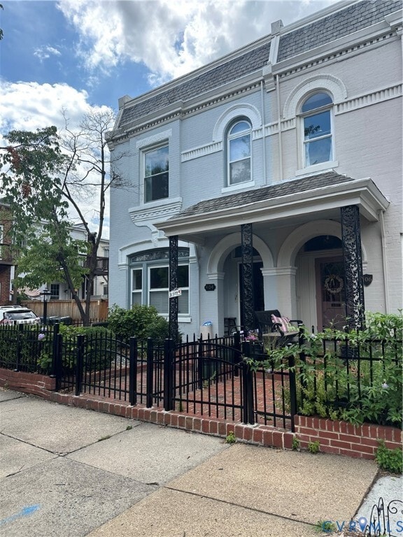 Building Photo - 404 N Shields Ave
