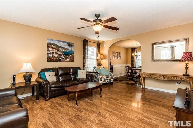 Building Photo - 207 Cabana Dr