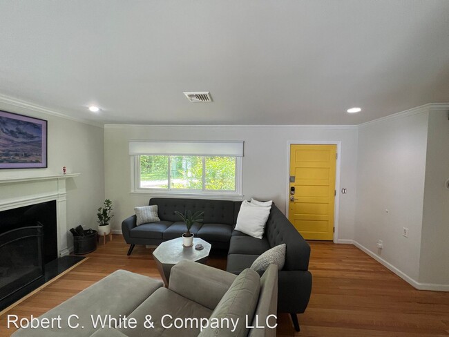 Foto del edificio - 3 br, 2 bath House - 11 Walker Lane