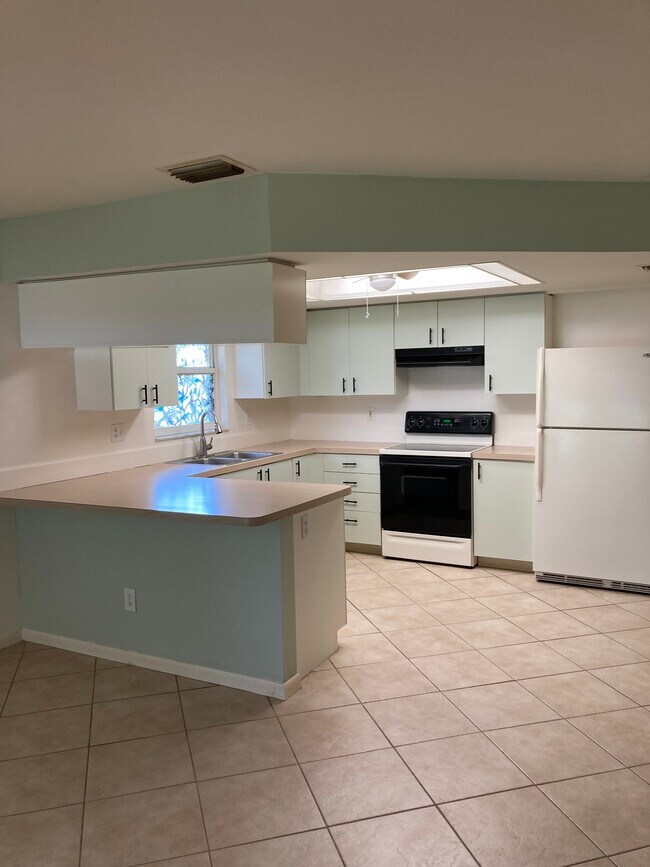 Foto del edificio - 1344 SE 1st Pl